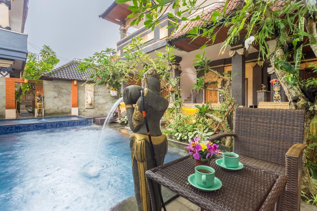 Suarsena Ubud Luaran gambar